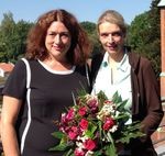 Svenja Stadler (r.) führt Monika Griefahns Arbeit für den Aktionskreis im Landkreis Harburg fort